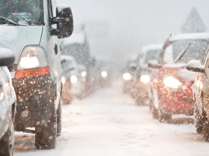 Fundjavë tipike dimërore, borë dhe temperatura deri në -10 gradë Celsius