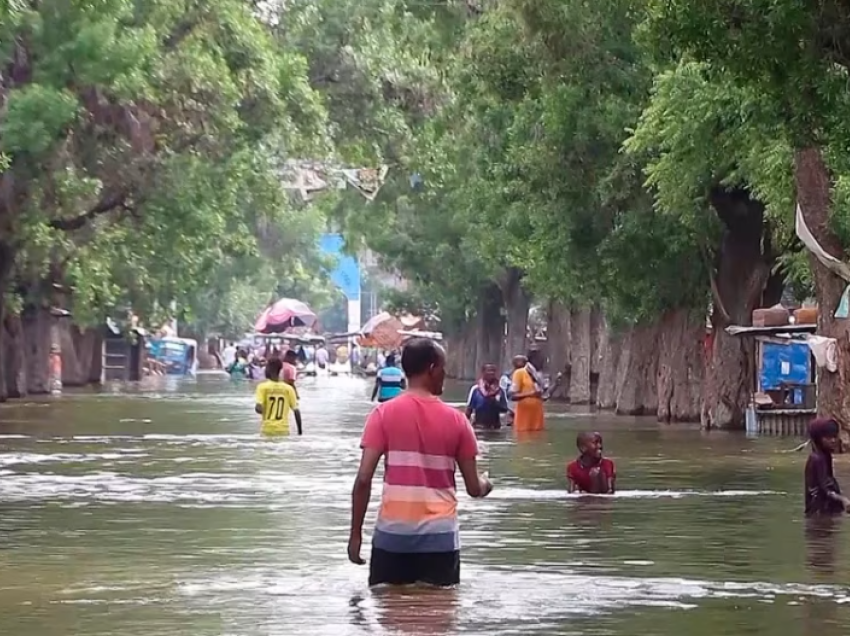 Gati 100 të vdekur nga vërshimet në Somali