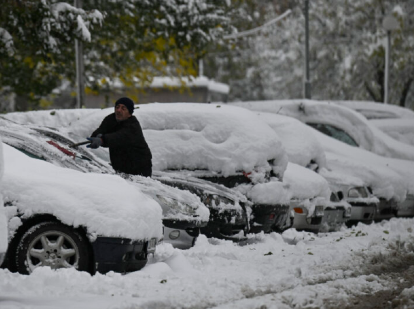 Moti i keq/ Kaos transporti dhe mijëra familje pa energji në shumë pjesë të Bullgarisë