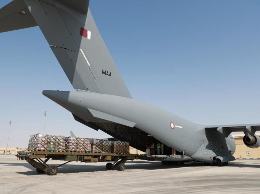 Katari thotë se pesë avionë me ndihma po dërgohen në Gaza