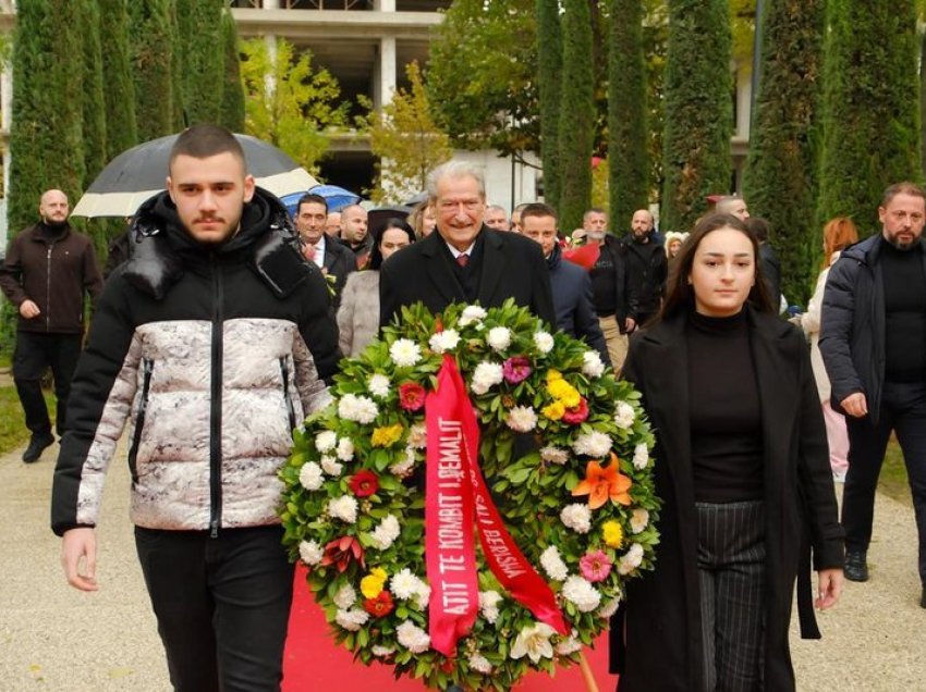 Politika e përçarë edhe në festën e Pavarësisë, Berisha zbulon nëse mori ftesë nga kryeministri Rama