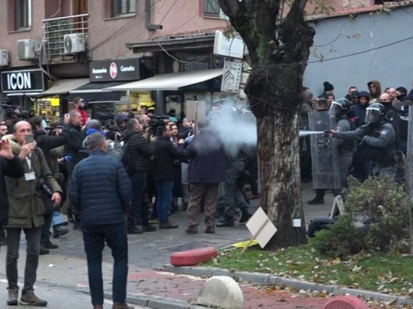 Dhunë dhe arrestime, gjithçka çka ndodhi në protestën e PSD-së kundër Trendafilovës