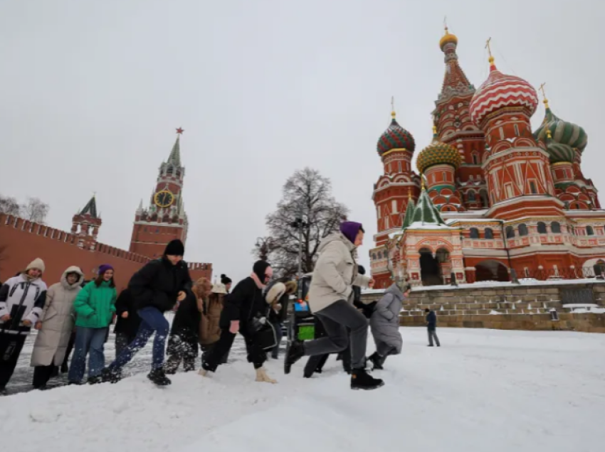 Rusia u kërkon vizitorëve të huaj të nënshkruajnë ‘marrëveshjen e besnikërisë’