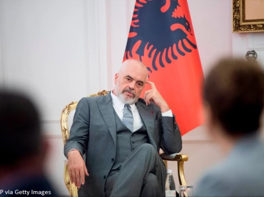 Edi Rama insiston që NATO-ja ta rimarrë kontrollin e veriut të Kosovës