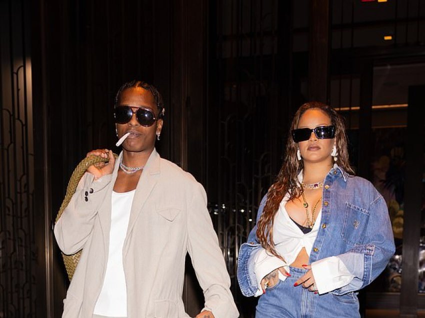 Rihanna shfaqet me shumë stil, ndërsa ajo dhe ASAP Rocky largohen nga hoteli në New York