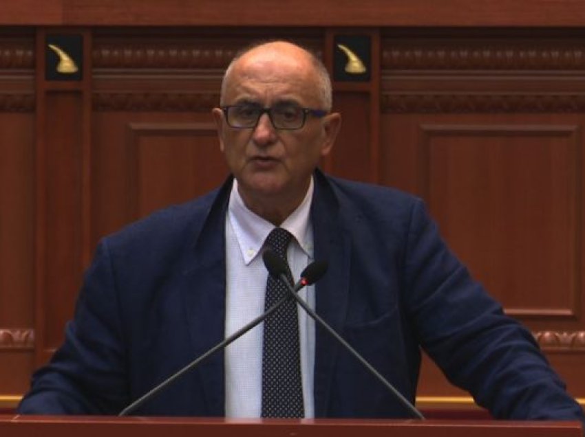 “Çmimi i naftës ka rënë dukshëm në të gjitha bursat”, Vasili: Në Shqipëri nuk ka ulje, qeveria është peng i interesave korruptive