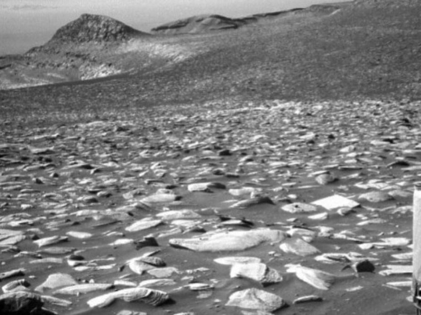 Roveri i NASA-s bëri një foto të mrekullueshme të Marsit gjatë një aventure të re