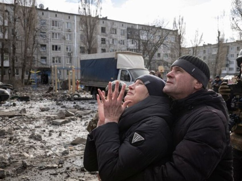 Lufta në Ukrainë nuk do të mbarojë shpejt, eksperti trondit me parashikimin, ja deri kur mund ta përballojë Rusia ekonomikisht konfliktin