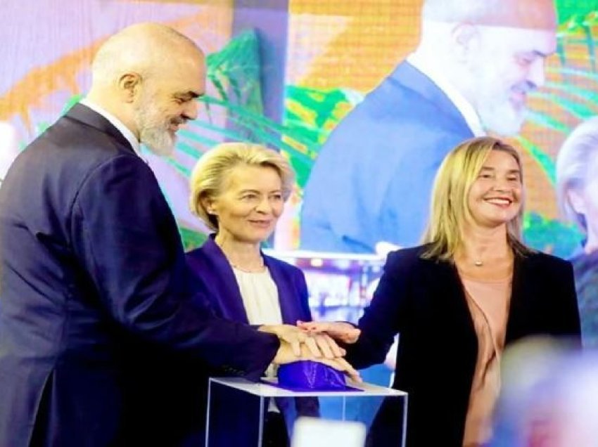 Rama dhe Von Der Leyen, pjesëmarrës në ceremoninë e hapjes së një dege të re të kolegjit Europian në Tiranë