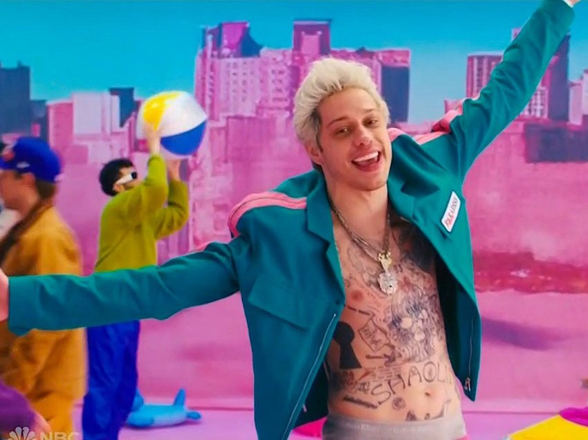 Pete Davidson parodi për jetën e tij romantike, shëndetin mendor dhe Kanye West