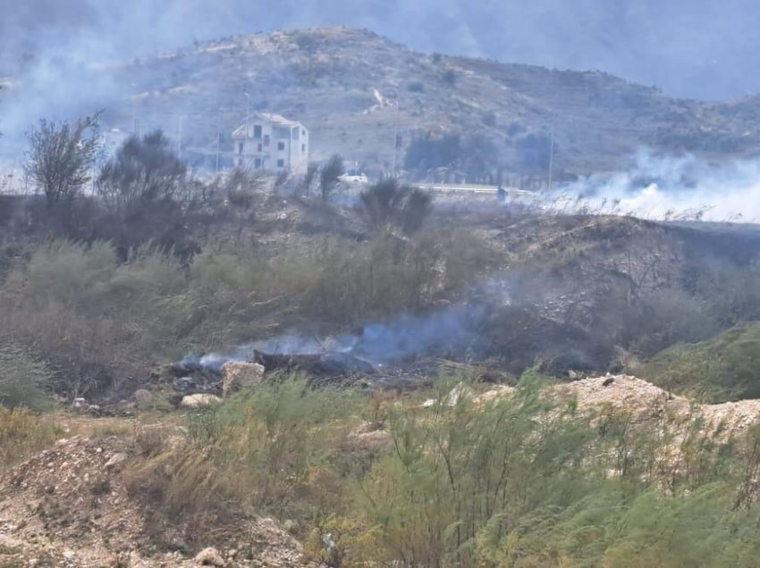 Ndezi qëllimisht zjarr dhe dogji një sipërfaqe toke në fshatin Tragjas, arrestohet një 56-vjeçar