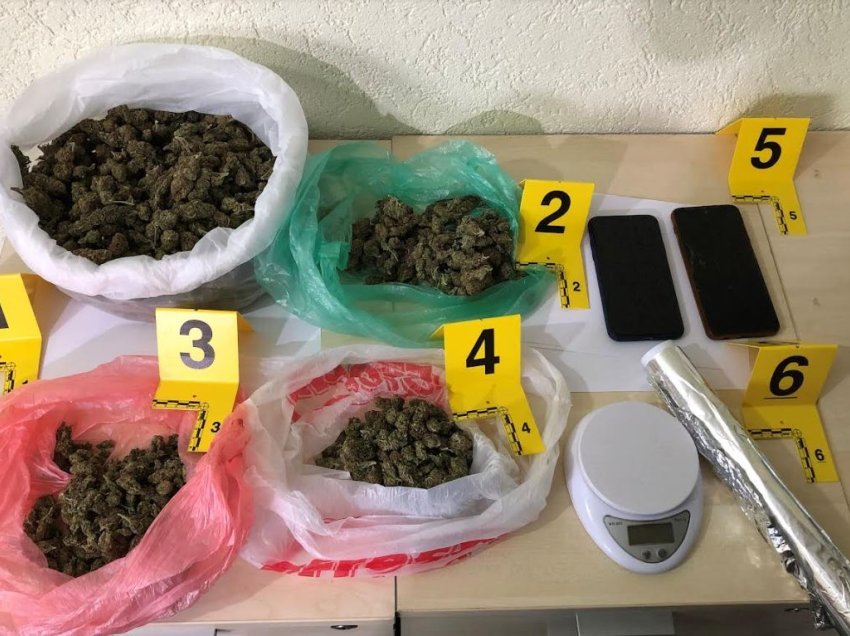 Prishet plani i vëllezërve shqiptarë, policia i kap me 50.8 kilogramë drogë -E.I