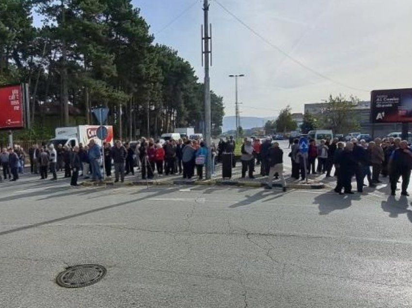 Për herë të tretë protestojnë pensionistët në Tetovë, kërkojnë rritjen e pensioneve