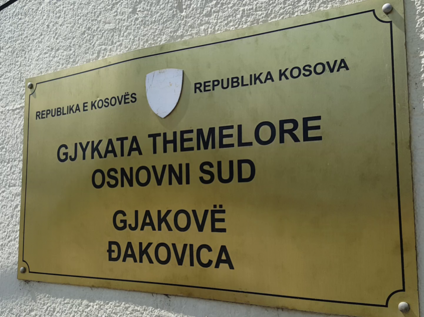 Gjakovë, katër persona lirohen nga akuza për keqpërdorim të pozitës zyrtare dhe deklarim të rremë nën betim