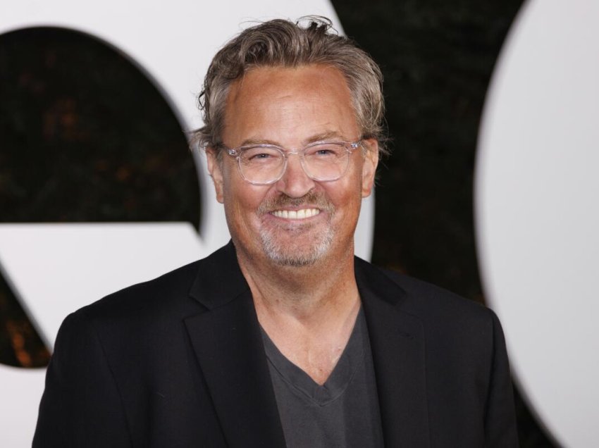 Detaje të reja nga vdekja e Matthew Perry, aktori i “Friends” përdori mbidozë?