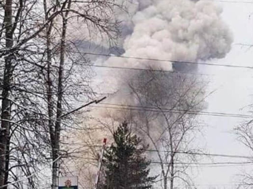 LIVE: Shpërthim në fabrikën ushtarake ruse - Forcat tokësore ukrainase sulmojnë mbrojtjen kundërajrore të Krimesë