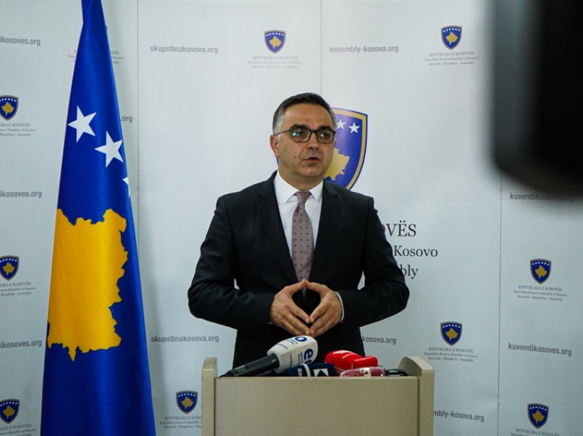 Tahiri: Qeveria po vazhdon të tallet me nëpunësit publik, me buxhetin e ri kemi ngritje të koeficientit për 5 euro