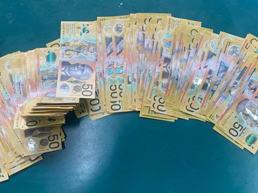 I sekuestrohen 15 mijë dollarë australianë një shtetasi të RMV-së në vendkalimin kufitar 