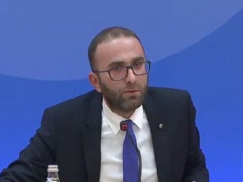 Bardhi thirri në takim deputetët e opozitës, anëtari i kryesisë së PD-së: Po bën veprime absurde, kërkon të legjitimojë Foltoren