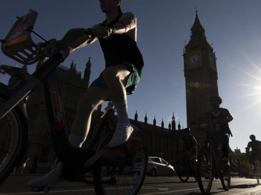 Anglia nën “alarm të verdhë” pasi temperaturat do të arrijnë 32 gradë Celsius