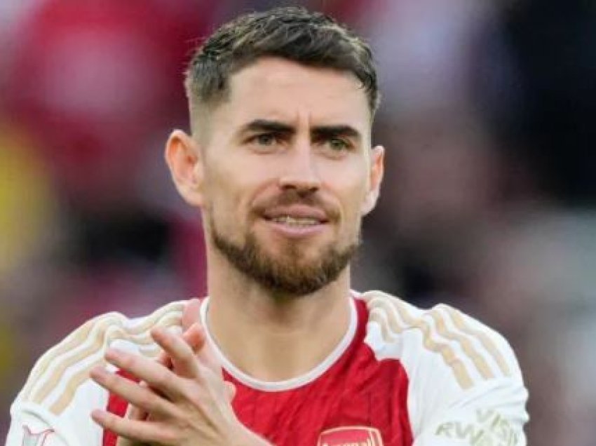 Jorginho mbetet në Arsenal