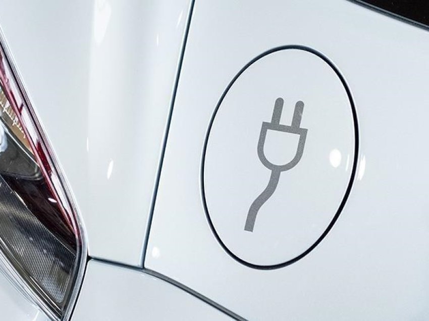 Kancelari gjerman: 15 milionë makina elektrike në rrugët e vendit deri në vitin 2030