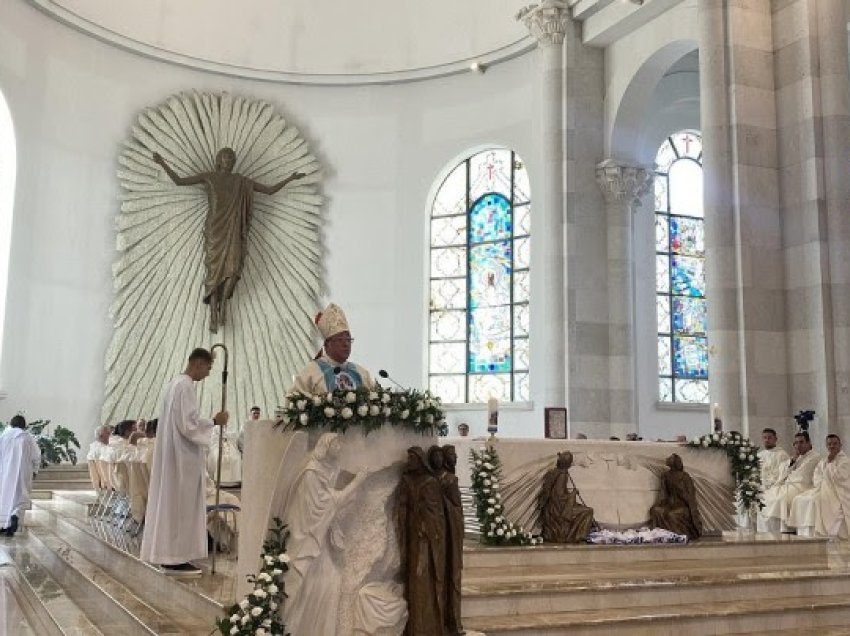 ​Dodë Gjergji: Nënë Tereza, zëri më i fuqishëm për popullin në nevojë