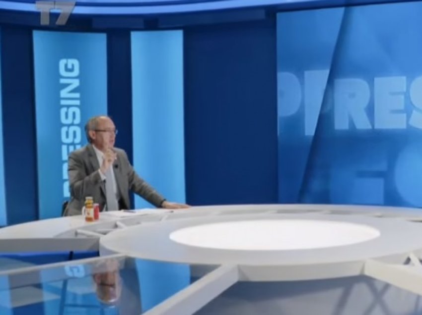 Avdullah Hoti rrah tavolinën në studio televizive dhe kërkon veprime radikale kundër Albin Kurtit