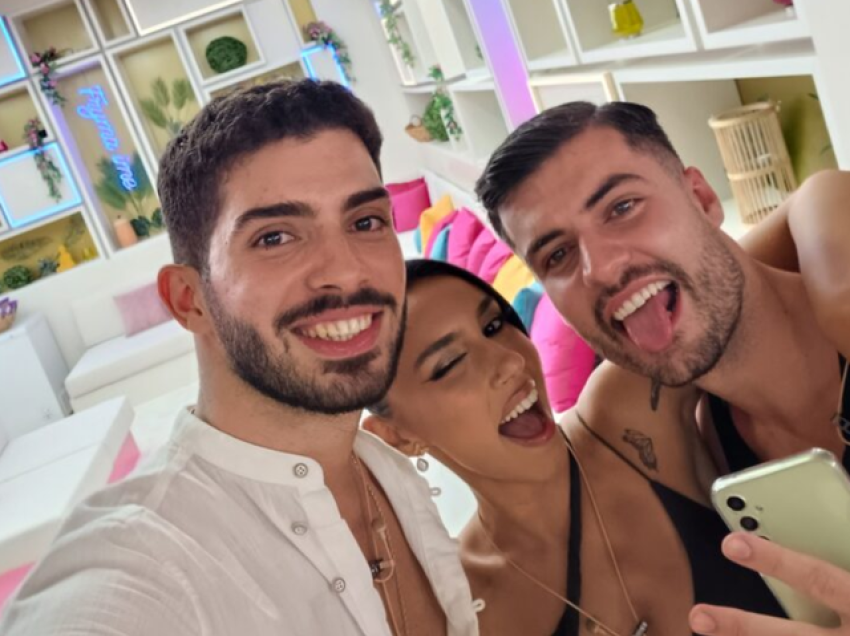 U vu re përdorimi i telefonave në ‘Love Island’, reagon produksioni!