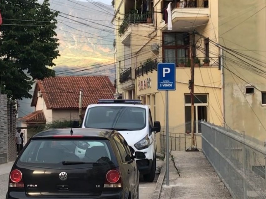 Përfshihet nga flakët ashensori i pallatit në Gjirokastër, dyshimet e para