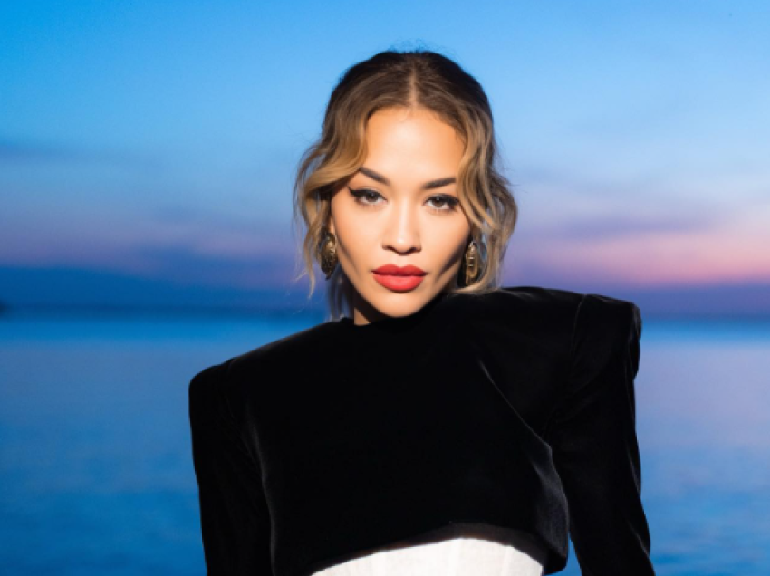 Rita Ora sjell dhjetë veshje të ndryshme nga Festivali i Filmit në Venecia