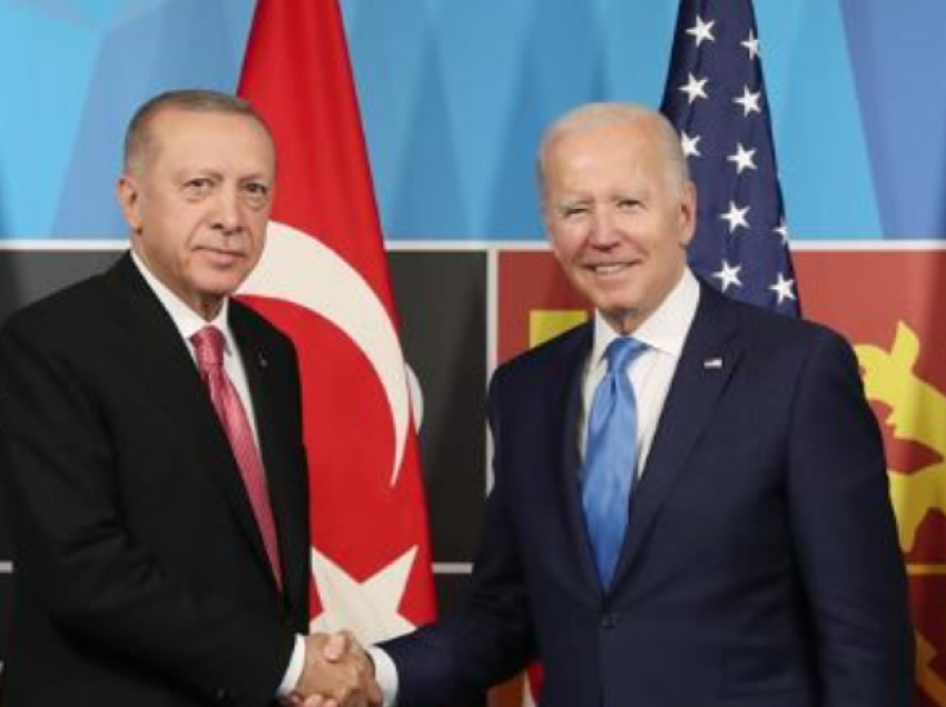 Erdogan takohet me Biden në samitin e G20, diskutojnë çështjen e F-16 dhe anëtarësimin e Suedisë në NATO