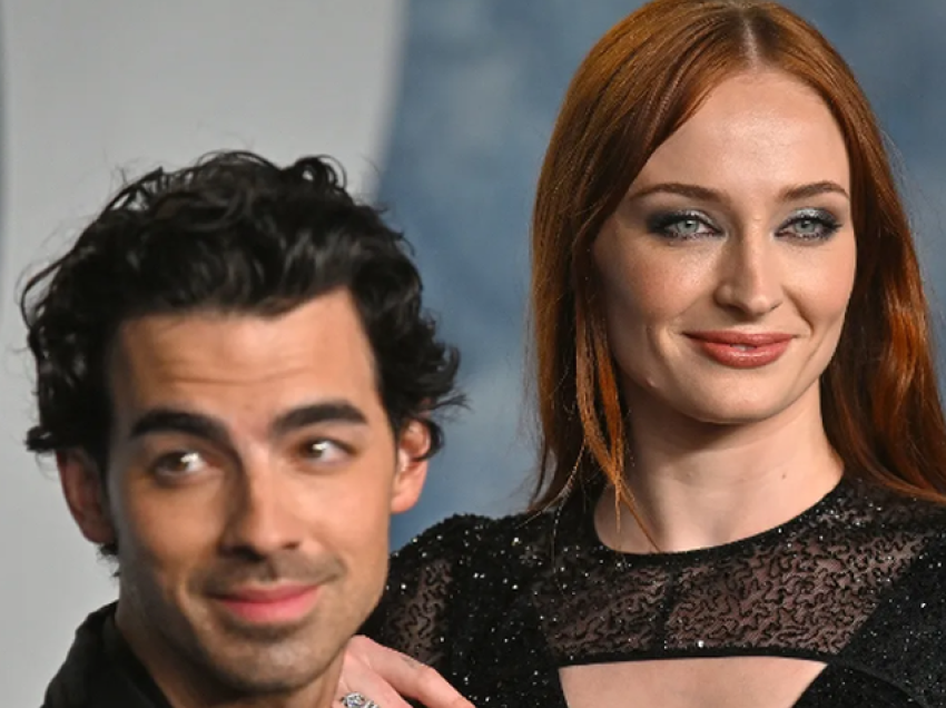 Joe Jonas ka ndryshuar tekstin në baladën e dashurisë që i dedikoi Sophie Turner