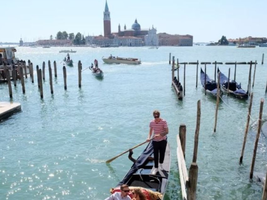 Venecia pritet të votojë për vënien e taksës 5-euroshe për turistët