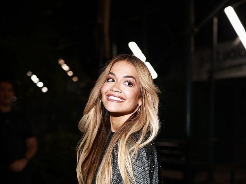 Rita Ora me një tjetër paraqitje vezulluese në Javën e Modës në New York