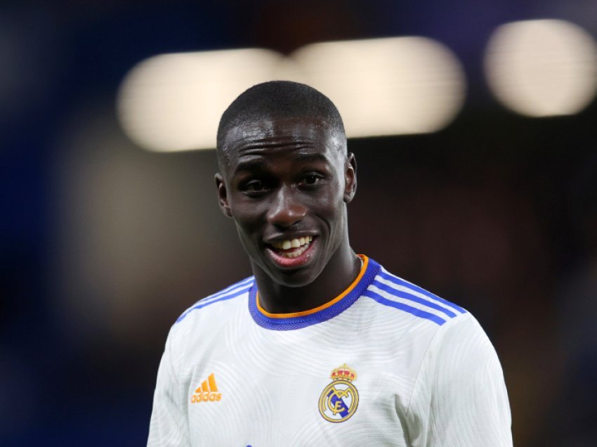 Mendy mbetet jashtë planeve të Real Madrid