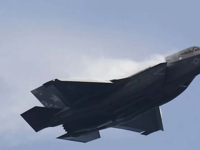 Rrëzohet një avion luftarak F-35, piloti: Nuk jam i sigurt se ku është aeroplani