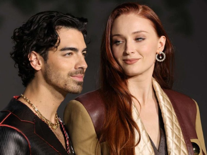 Pas ndarjes, Sophie Turner dhe Joe Jonas në ‘luftë’ për kujdestarinë e fëmijëve