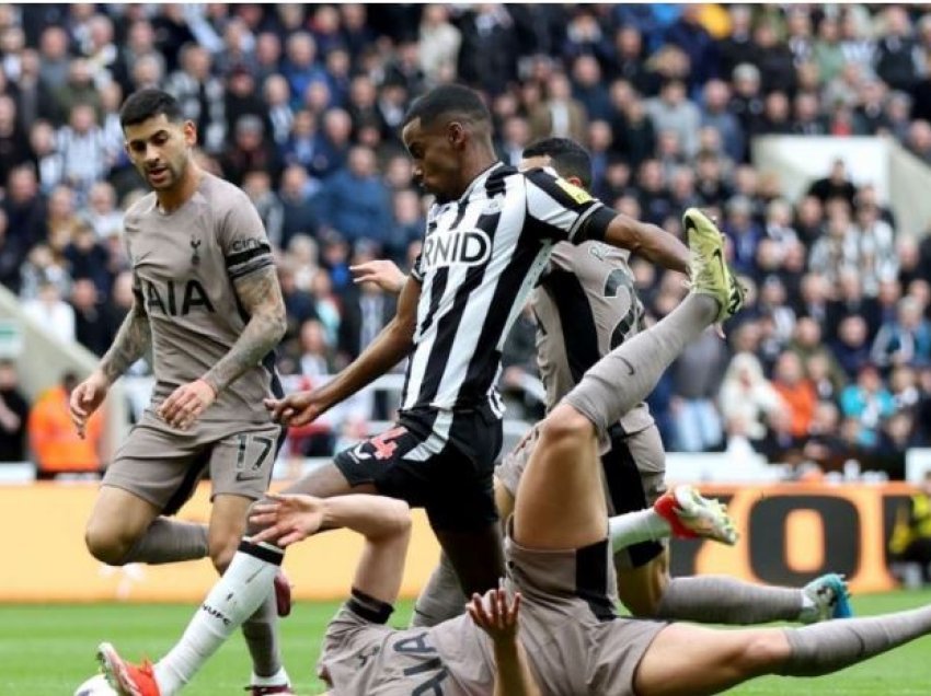 Newcastle mposht bindshëm Tottenhamin