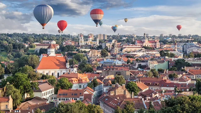 Ky është vendi më i lumtur në botë për njerëzit nën 30 vjeç