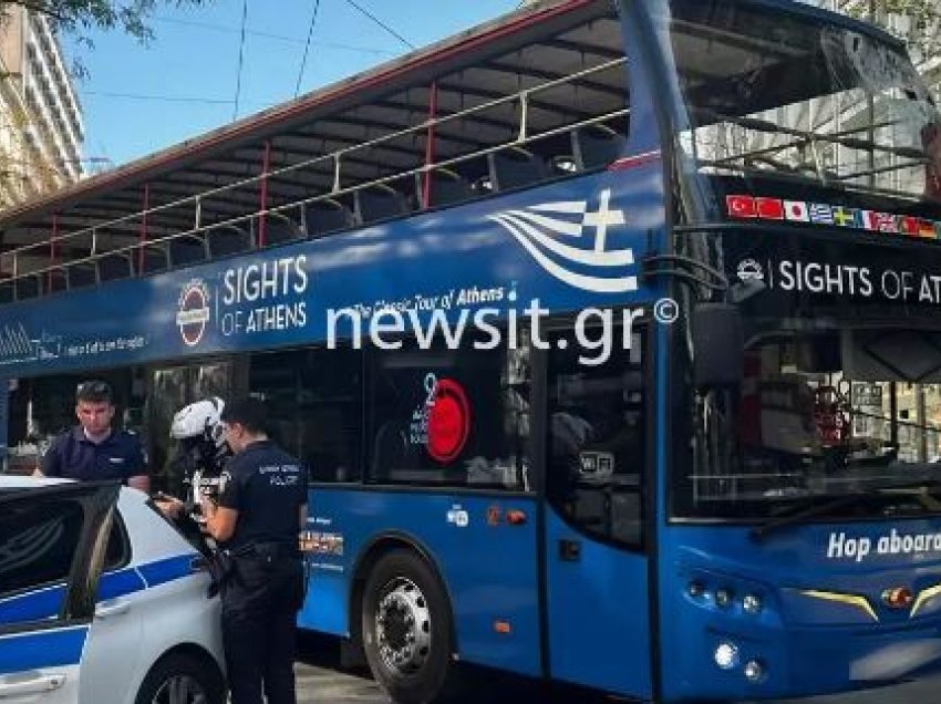 Kablloja elektrike bie mbi autobusin e turistëve, 6 të lënduar në Greqi