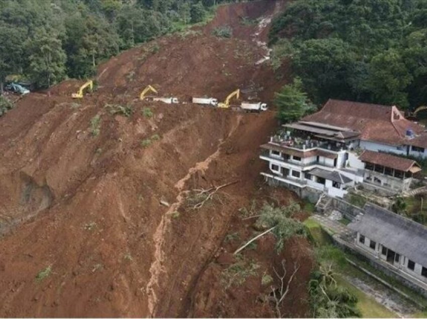 Indonezi, të paktën 18 të vdekur nga rrëshqitjet e dheut në ishullin Sulawesi