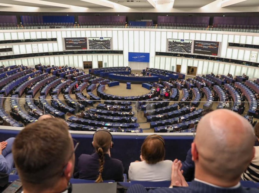 Historike: Asambleja i thotë po anëtarësimit të Kosovës në KiE, pas një muaji flasin Ministrat