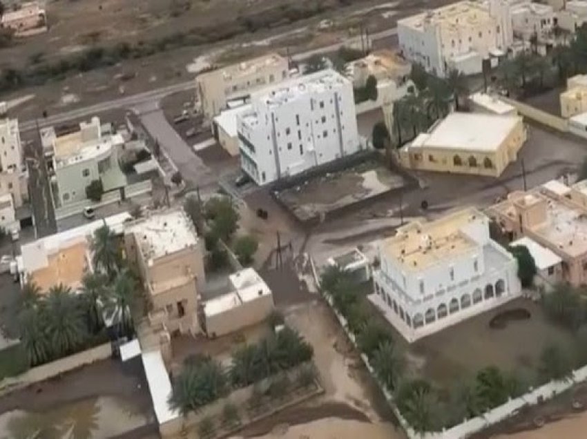 ​Shirat e dendura mbushin digat në Oman - 21 të vdekur