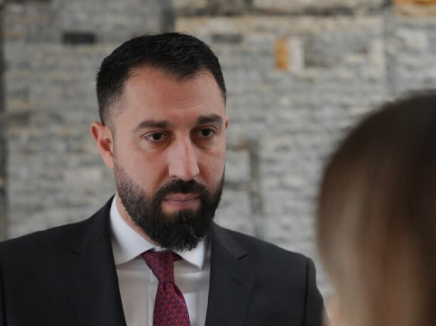 Krasniqi: Lista Serbe dëshiron të ketë monopol mbi politikën e serbëve në Kosovë