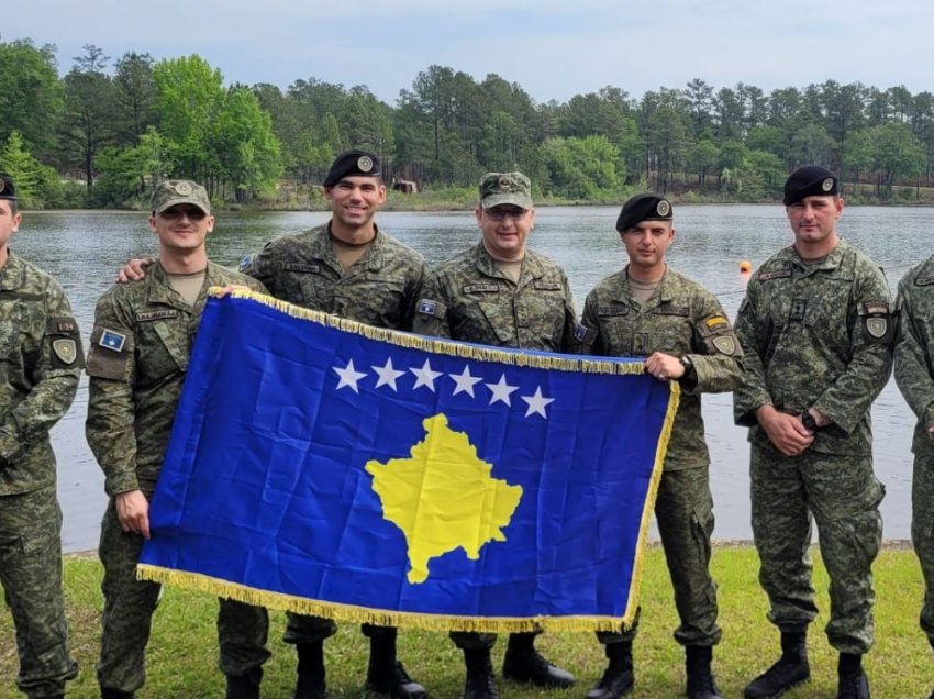 Oficeri i FSK-së përfundon me sukses trajnimin për Ranger në ShBA