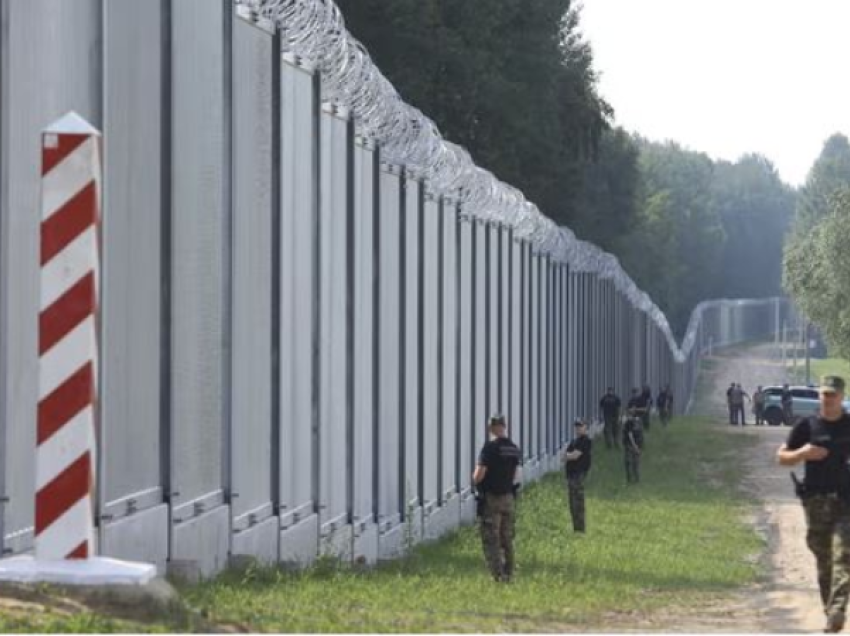 Kufiri polak ‘rikthehet’ në qendër të vëmendjes pas sprovës së gruas shtatzënë