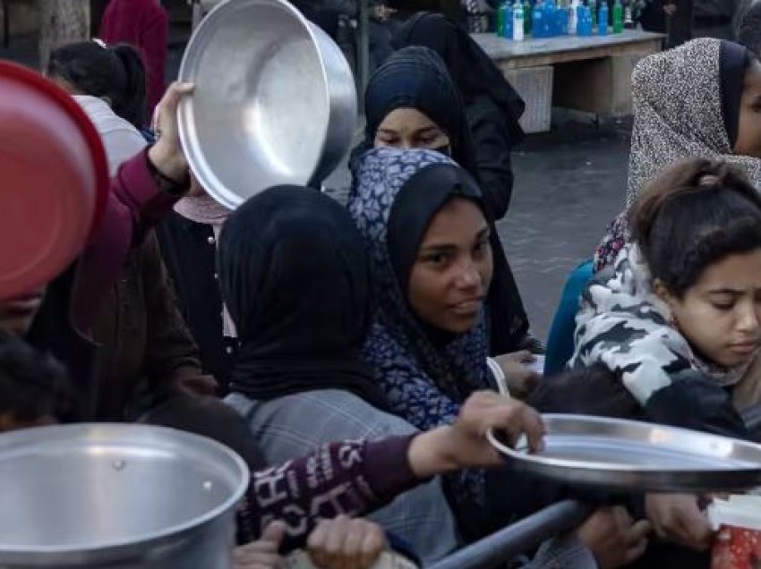 Izraeli thotë se shpreson që porta e ndihmës në Gaza të jetë gati deri në fillim të majit