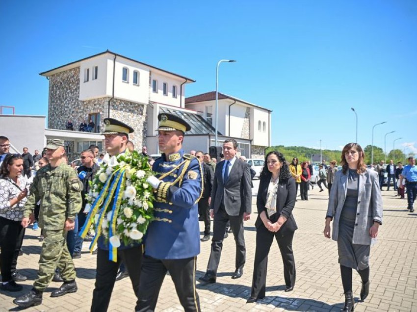 Familja e veprimtarit të vrarë të LDK-së me parashikim të keq për opozitën, tallet edhe me Thaçin: Helaqe jeni bërë!