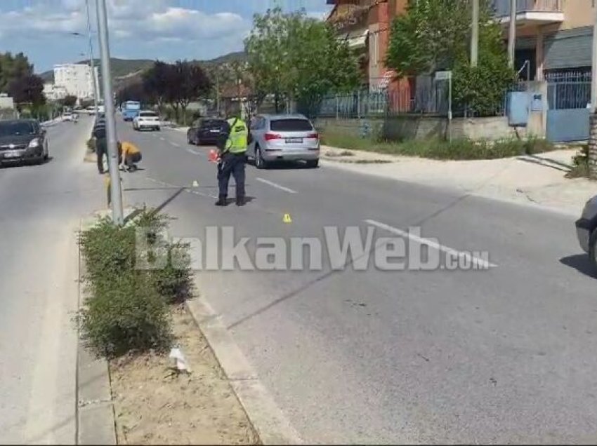 Goditet nga një makinë në rrugë, përfundon me fraktura në spital 37-vjeçari që qarkullonte me biçikletë